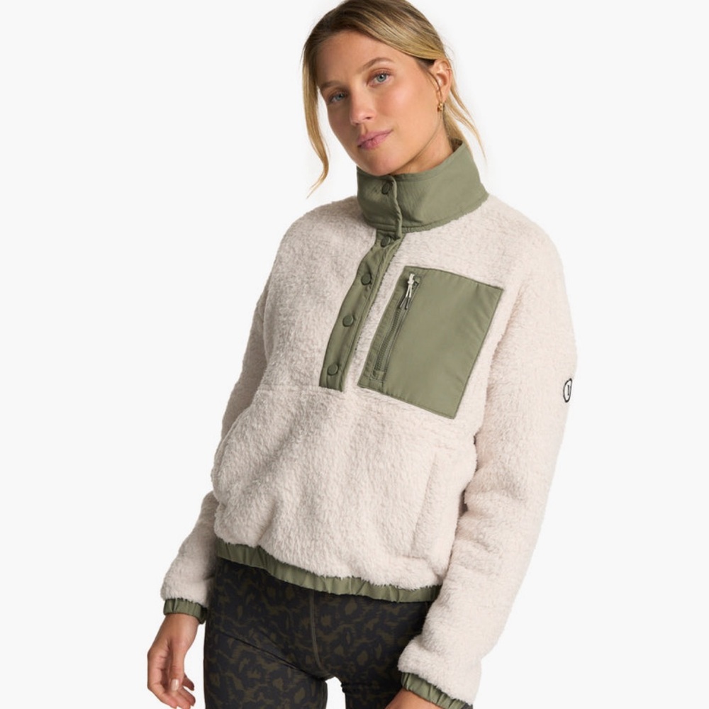VGUC Vuori Cozy Sherpa Popover in Dune (Cream) size Small